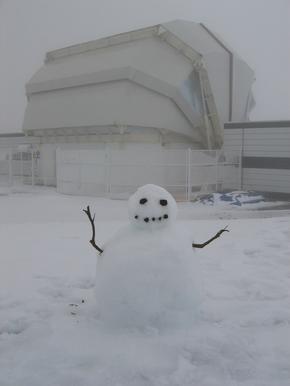 Snowman in front of Liverpool Telescope
